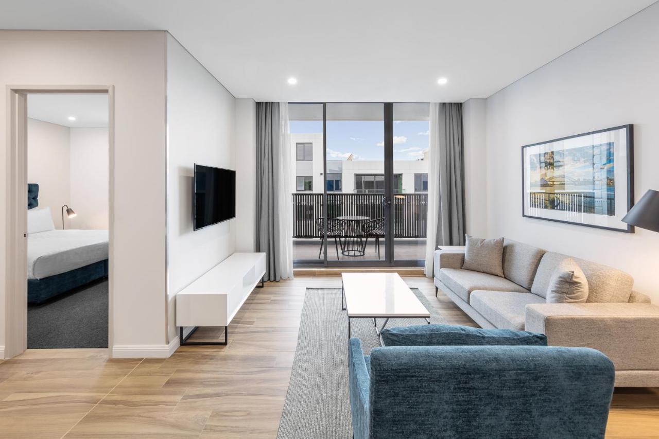Meriton Suites Coward Street, Mascot Sydney Ngoại thất bức ảnh A typical apartment at the hotel